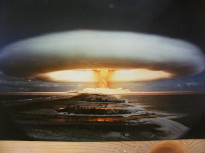 Nom : mururoa-polynesie-francaise-bombe-atomique-explosion-nucleaire-I16503-03-540.jpg
Affichages : 237
Taille : 21,2 Ko