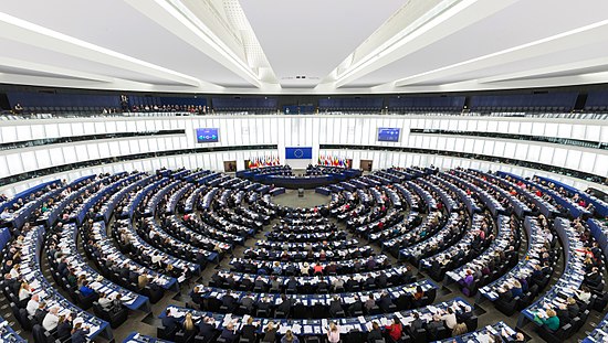 Nom : 550px-European_Parliament_Strasbourg_Hemicycle_-_Diliff.jpg
Affichages : 6334
Taille : 77,5 Ko