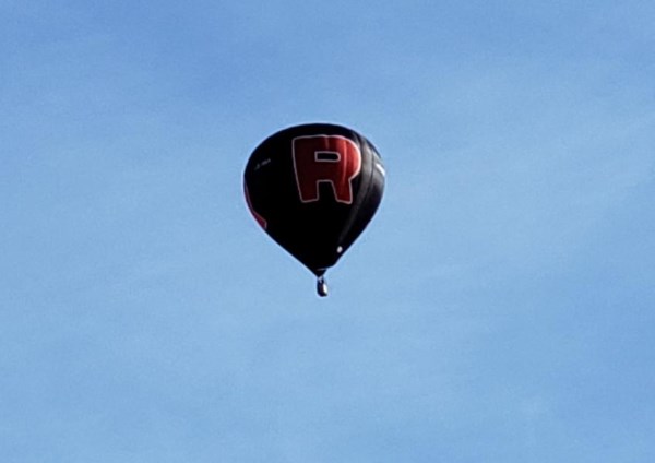 Nom : R balloon.jpg
Affichages : 245
Taille : 23,8 Ko