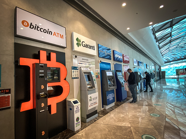 Nom : el-salvador-to-install-1-500-crypto-atms-all-adult-citizens-will-receive-30-in-cryptocurrency.jpg
Affichages : 1094
Taille : 177,8 Ko