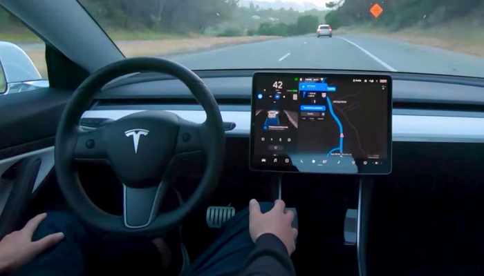 Nom : tesla-autopilot.jpg
Affichages : 3127
Taille : 58,7 Ko